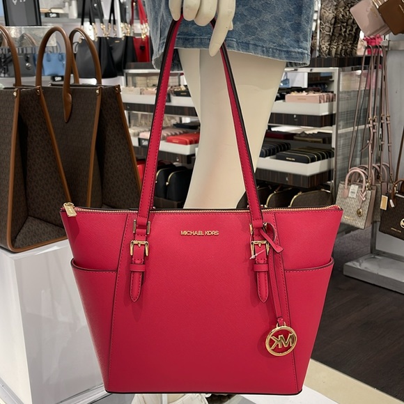 MICHAEL KORS
Charlotte Large Saffiano Leather Top-Zip Tote Bag
Electric Pink
NWT - Picture 13 of 16
